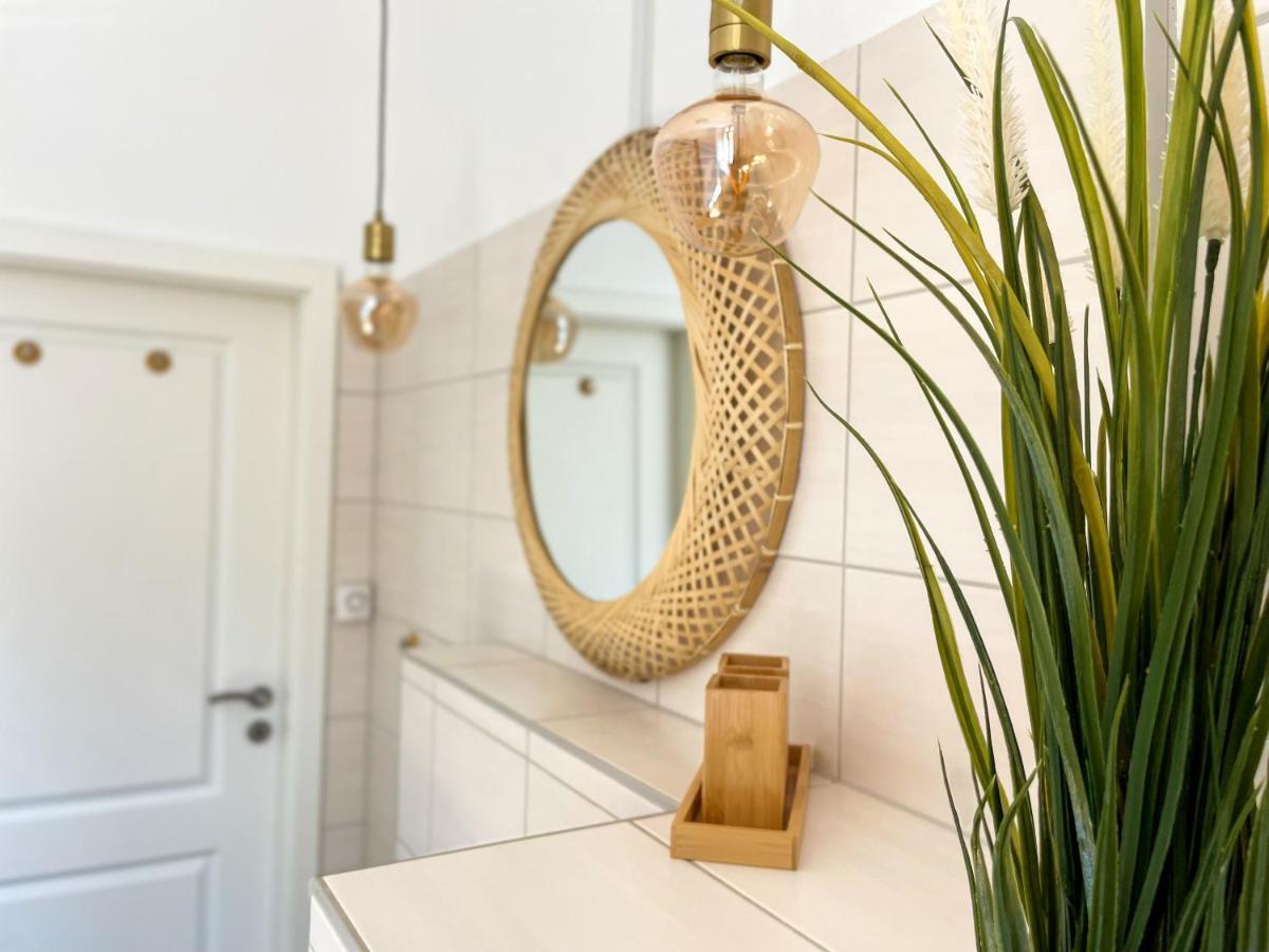 Bamboo Apartment *